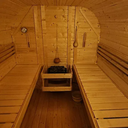 Feriehus Vrijstaand In Het Bos Met Prive Sauna