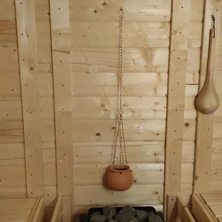 Vrijstaand In Het Bos Met Prive Sauna Feriehus Beekbergen